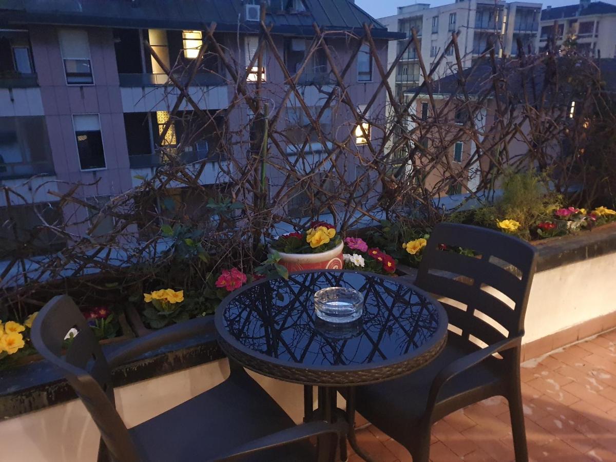 The Boheme Vintage Junior Suite ---- Cozy & Quiet & Comfortable With Private Bathroom & Fully Equipped Kitchenette & Cozy Balcony - Lift To 4Th Floor - Metro' Verde -Green Subway Porta Genova Milan Exterior photo