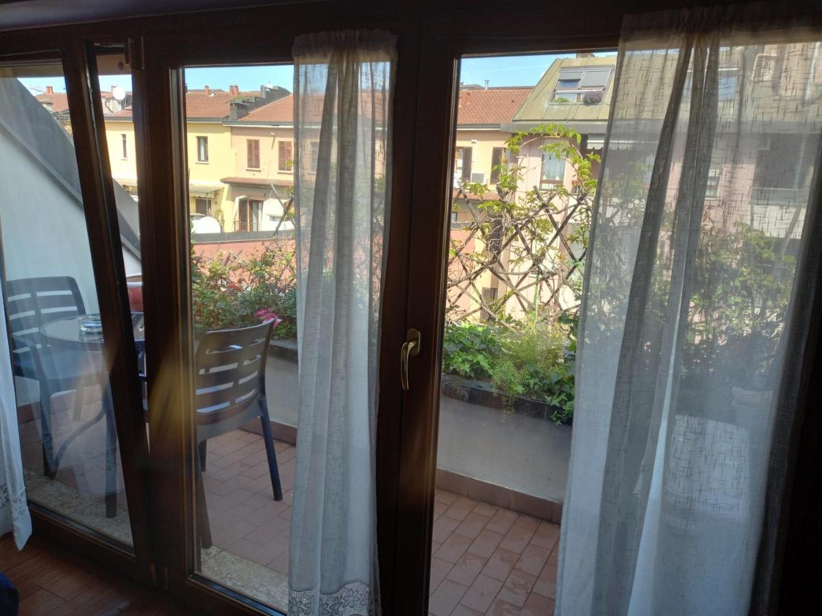 The Boheme Vintage Junior Suite ---- Cozy & Quiet & Comfortable With Private Bathroom & Fully Equipped Kitchenette & Cozy Balcony - Lift To 4Th Floor - Metro' Verde -Green Subway Porta Genova Milan Exterior photo