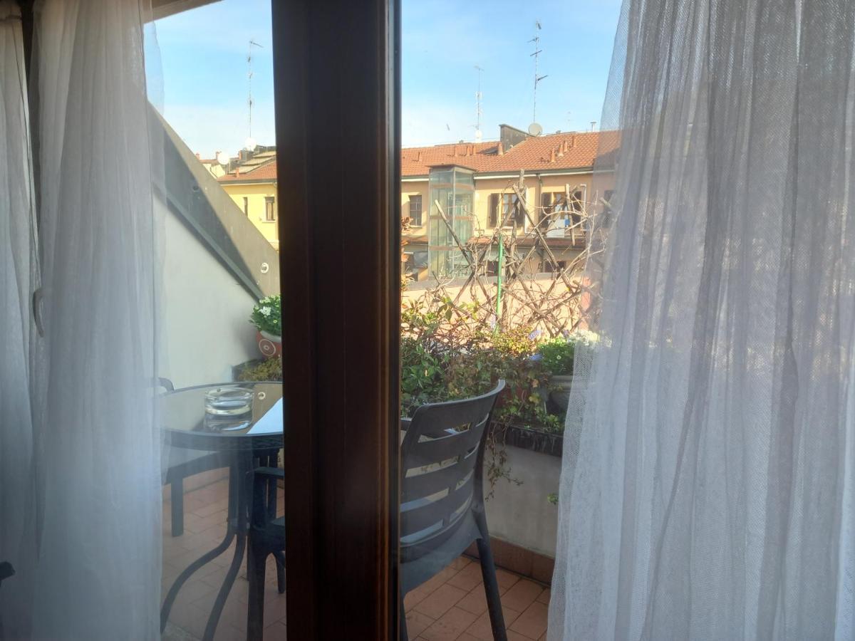 The Boheme Vintage Junior Suite ---- Cozy & Quiet & Comfortable With Private Bathroom & Fully Equipped Kitchenette & Cozy Balcony - Lift To 4Th Floor - Metro' Verde -Green Subway Porta Genova Milan Exterior photo
