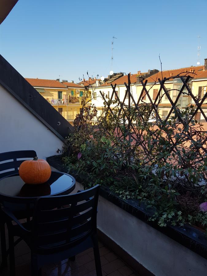 The Boheme Vintage Junior Suite ---- Cozy & Quiet & Comfortable With Private Bathroom & Fully Equipped Kitchenette & Cozy Balcony - Lift To 4Th Floor - Metro' Verde -Green Subway Porta Genova Milan Exterior photo